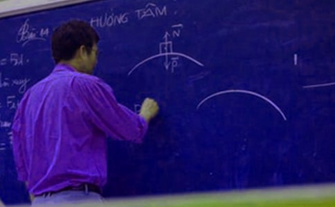 小學(xué)低年級班主任經(jīng)驗交流會上的發(fā)言稿11篇