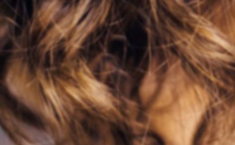 舅媽剪頭發(fā)美文